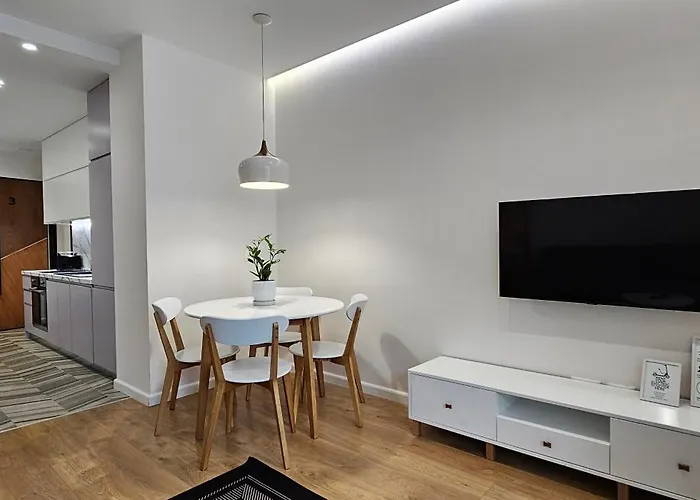 Tam Skanderbeg Square Center No3 شقة