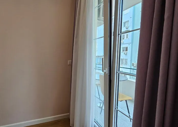 Tam Skanderbeg Square Center No3 *