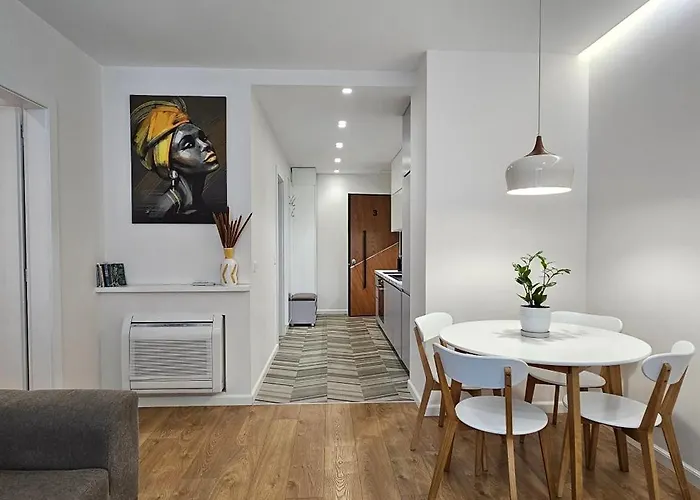 Tam Skanderbeg Square Center No3 شقة تيرانا