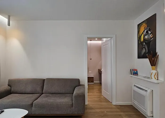 Tam Skanderbeg Square Center No3 شقة