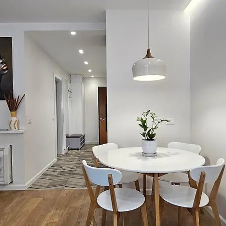 דירה Tam Skanderbeg Square Center No3 *
