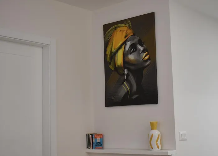 Tam Skanderbeg Square Center No3 *