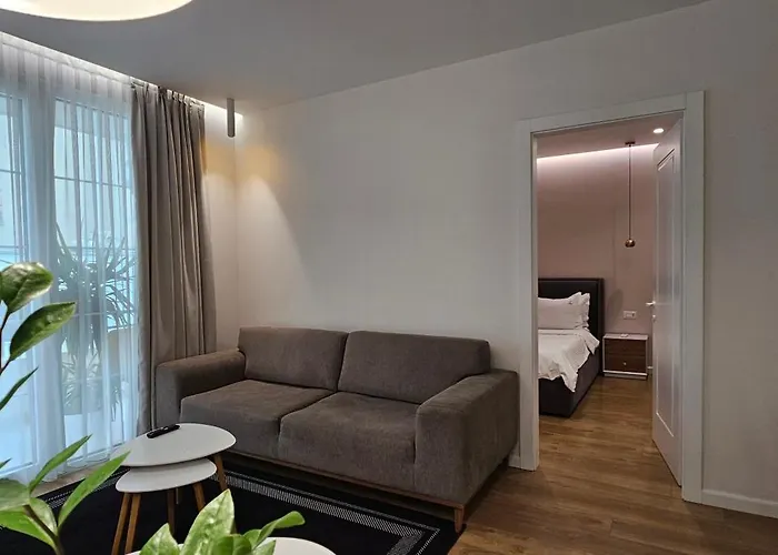 Tam Skanderbeg Square Center No3 *